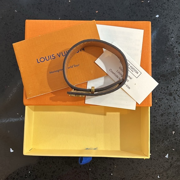 EUC Louis Vuitton Belt Bracelet - Picture 4 of 4